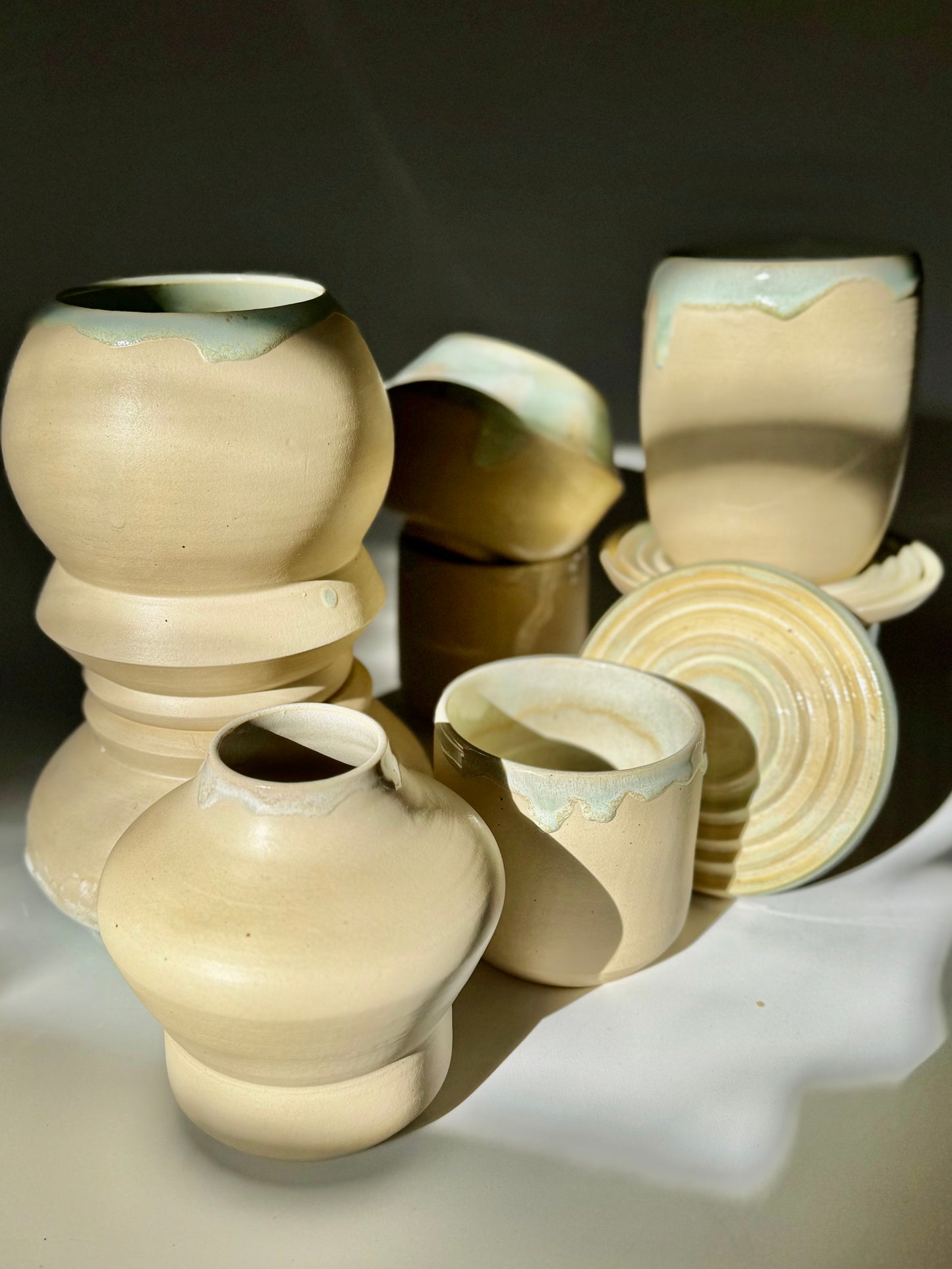 Hip Curvy Garden Vase, Moss Matte