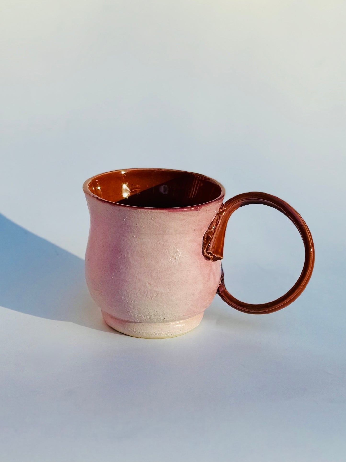 Rosy Rusty Swerve Handle Mug