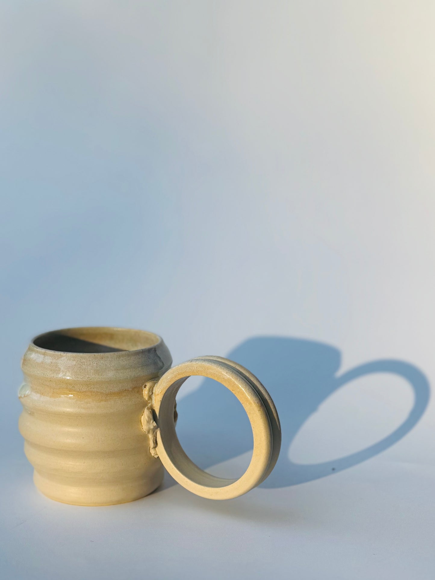 Flaxen Beehive Hoop Handle Mug, Large