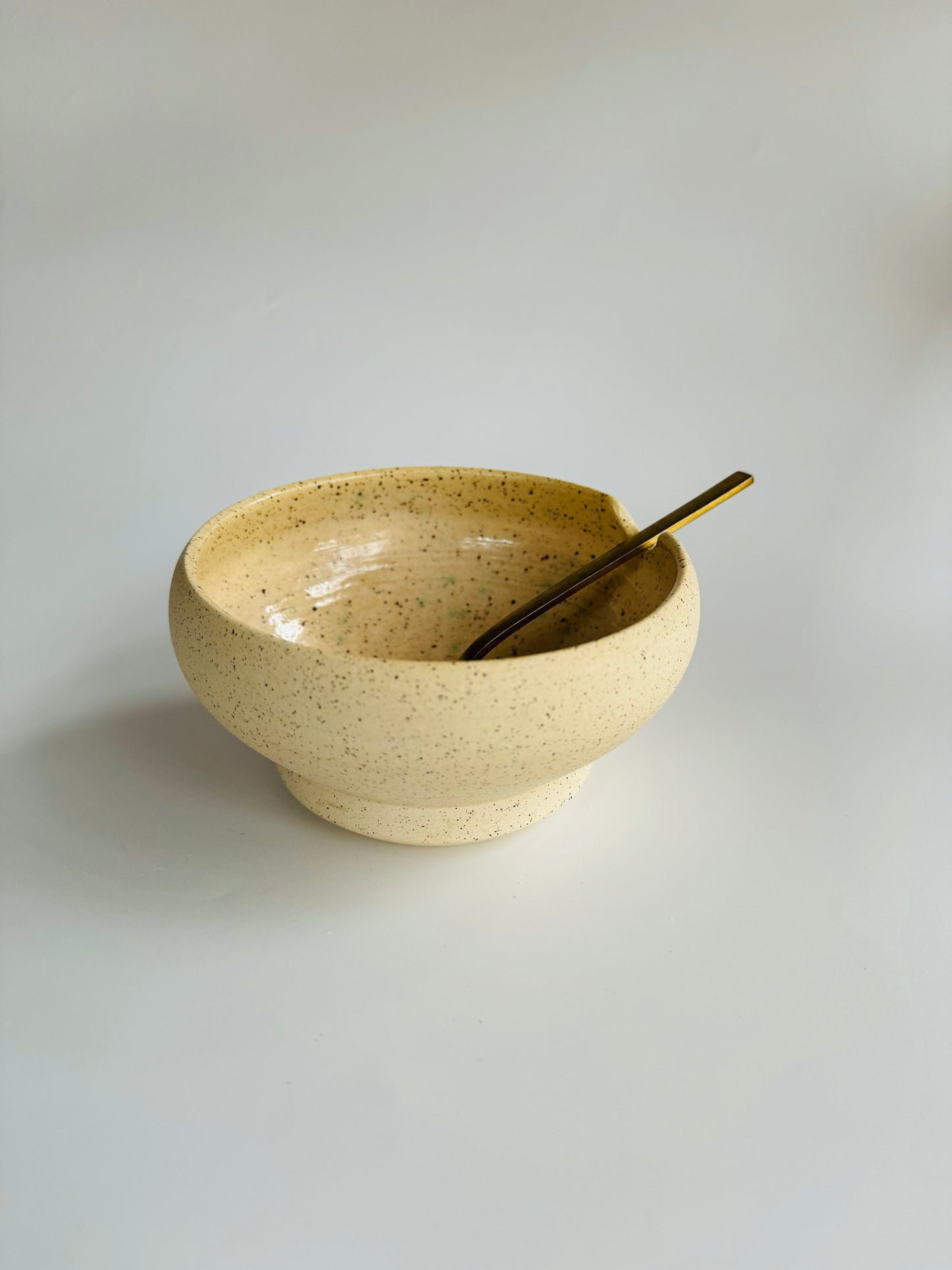 Knucklebones Bowl w/ spoon rest