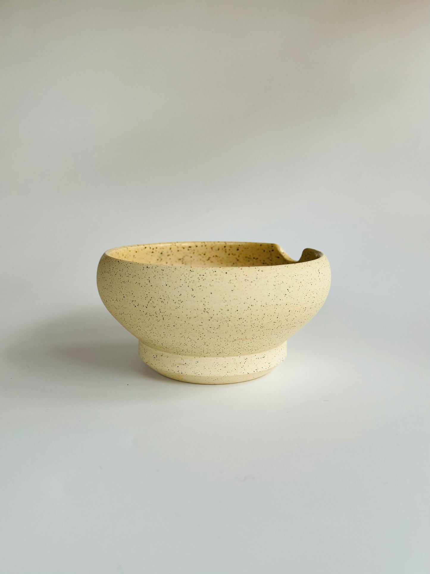 Knucklebones Bowl w/ spoon rest