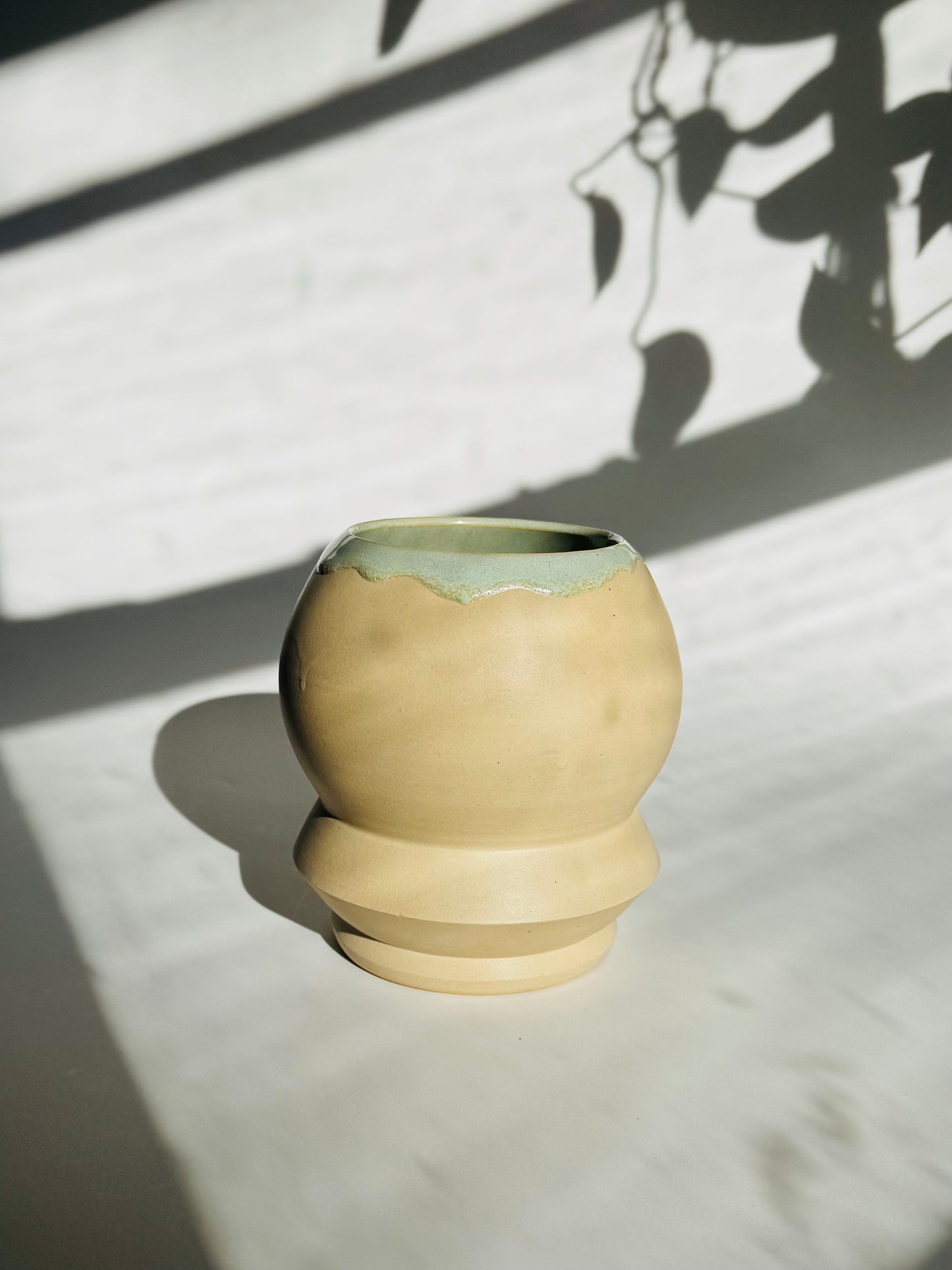 Round-O Garden Vase, Moss Matte